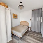Chic & Lumineux Avec Balcon דירה קאלה