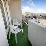 Chic & Lumineux Avec Balcon * קאלה
