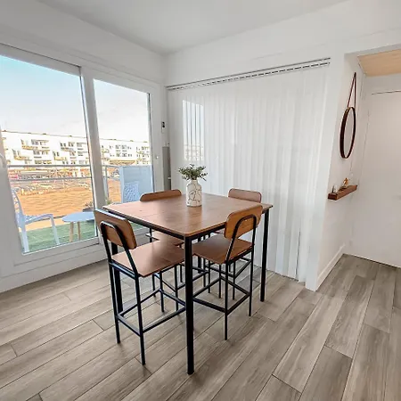 דירה Chic & Lumineux Avec Balcon