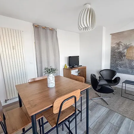 דירה Chic & Lumineux Avec Balcon