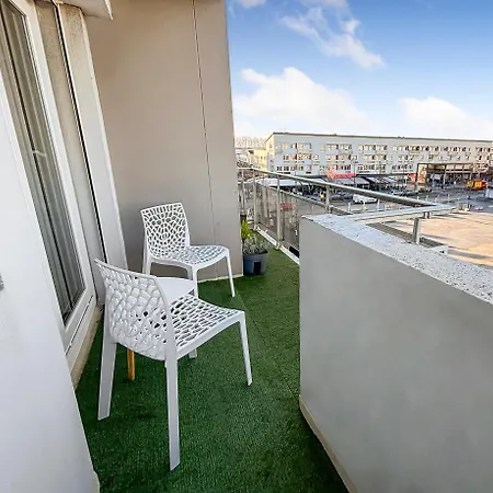 Chic & Lumineux Avec Balcon * كاليه